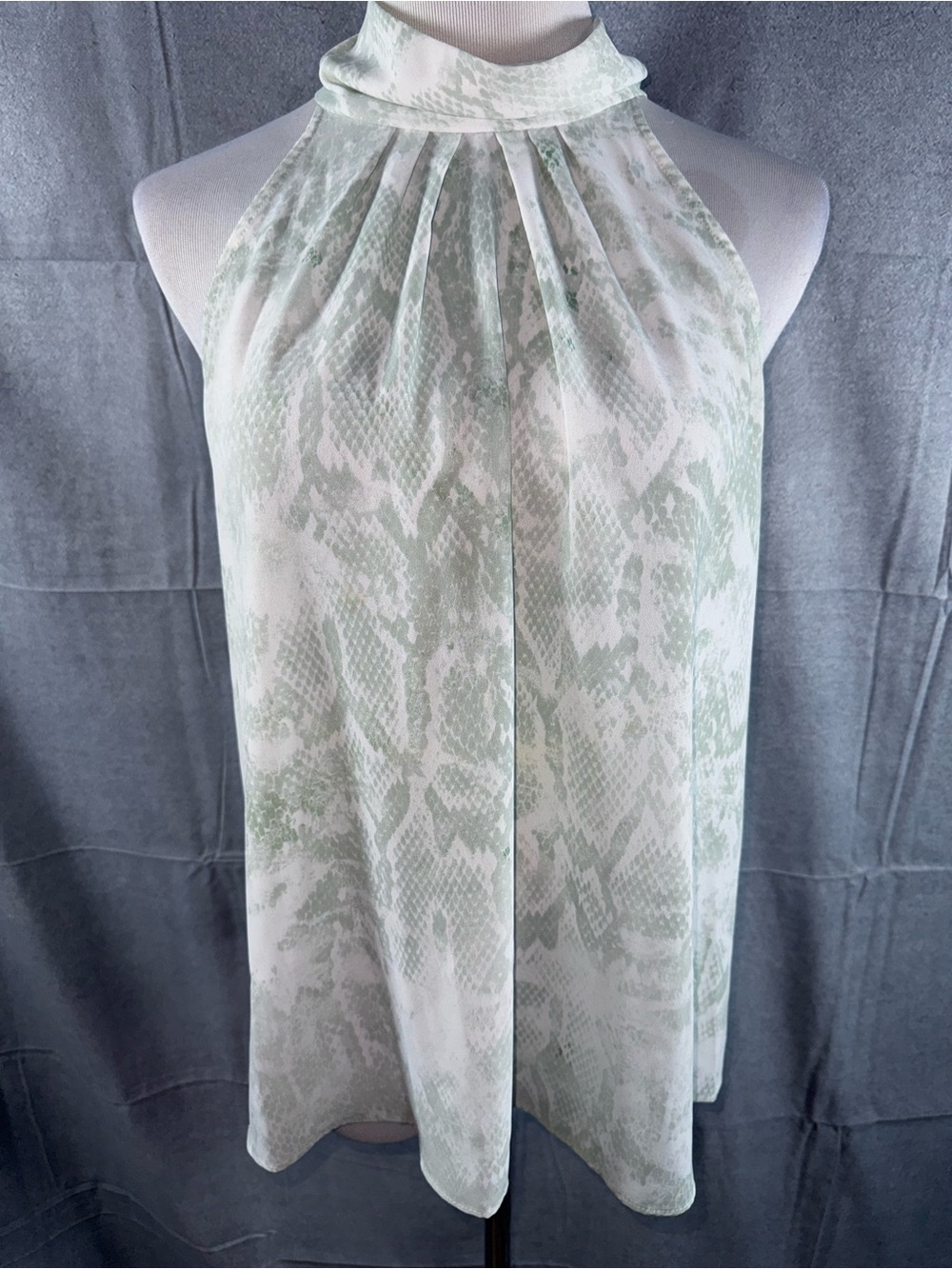 2417-Jennifer Lopez Green Snake-Print Halter Camisole